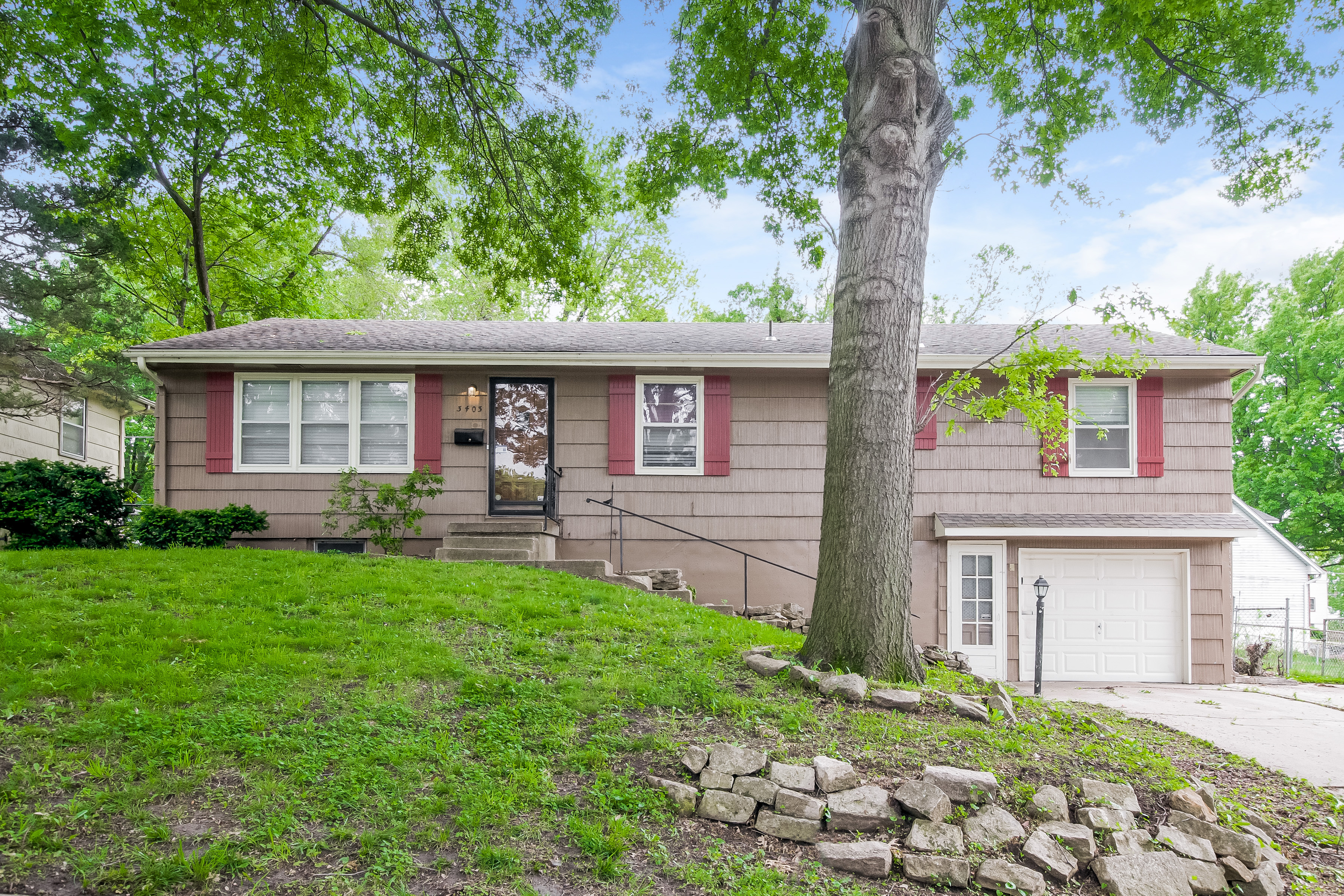 3403 E 106th Terrace Kansas City, MO 64137